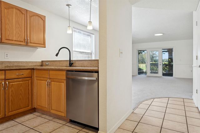 14902 PAR CLUB CIRCLE, Tampa, FL 33618