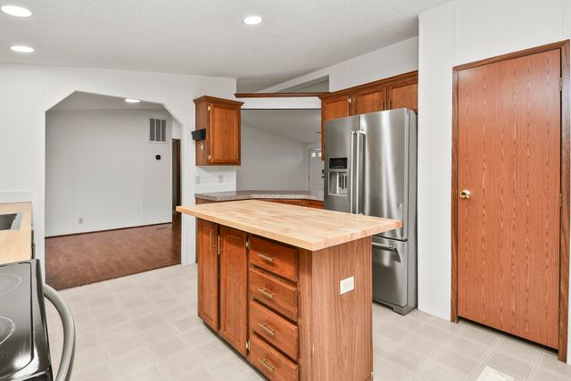 2759 E Farm Road 48, Springfield, MO 65803