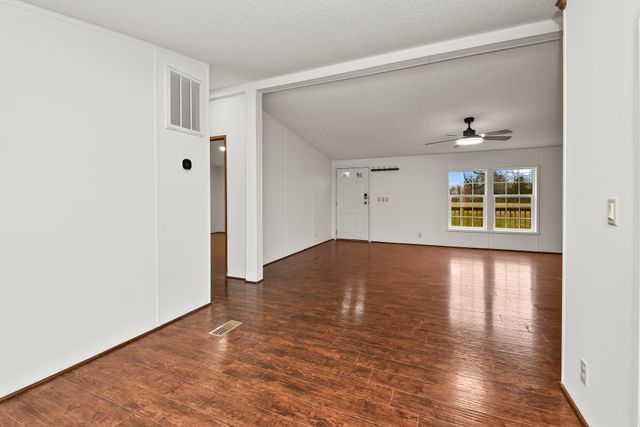 2759 E Farm Road 48, Springfield, MO 65803