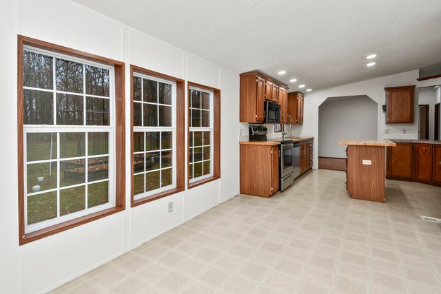 2759 E Farm Road 48, Springfield, MO 65803