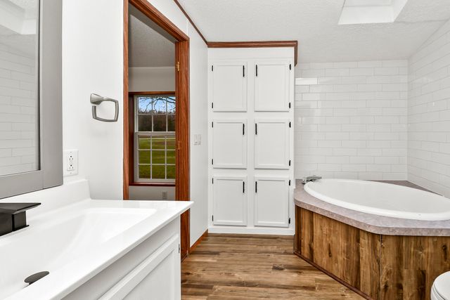 2759 E Farm Road 48, Springfield, MO 65803