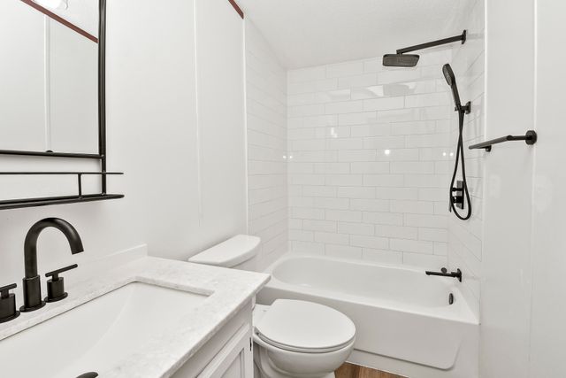 2759 E Farm Road 48, Springfield, MO 65803