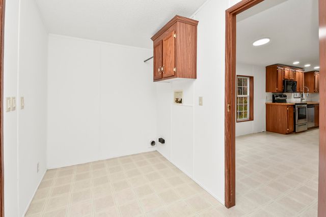 2759 E Farm Road 48, Springfield, MO 65803