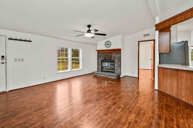 2759 E Farm Road 48, Springfield, MO 65803