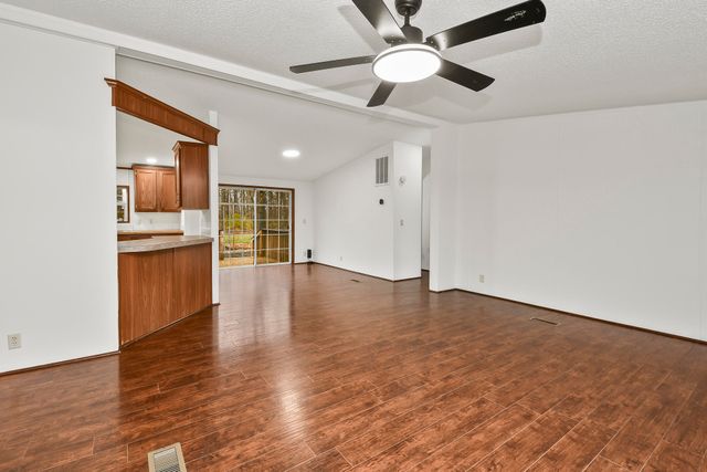 2759 E Farm Road 48, Springfield, MO 65803