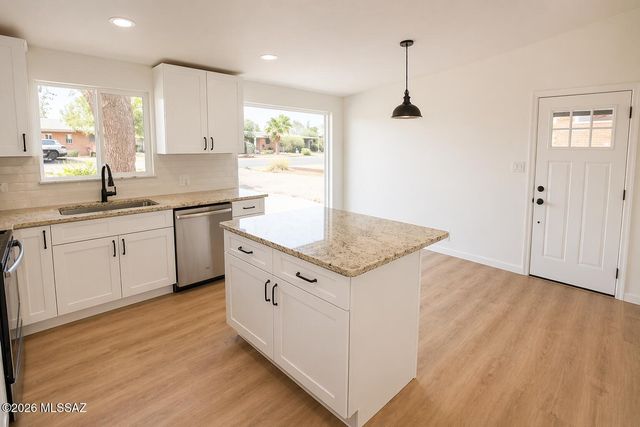 5632 E Cooper Street, Tucson, AZ 85711