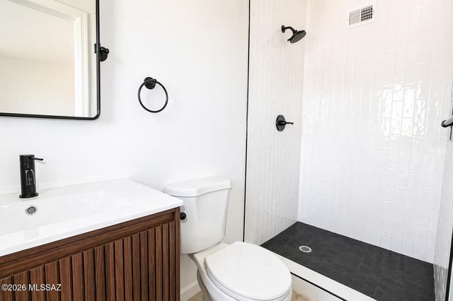 5632 E Cooper Street, Tucson, AZ 85711