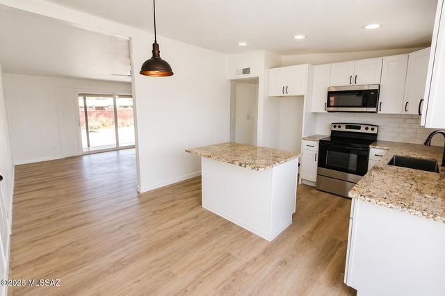 5632 E Cooper Street, Tucson, AZ 85711