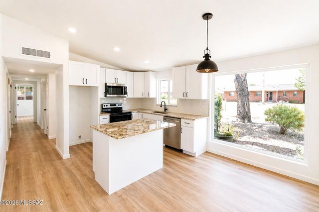 5632 E Cooper Street, Tucson, AZ 85711