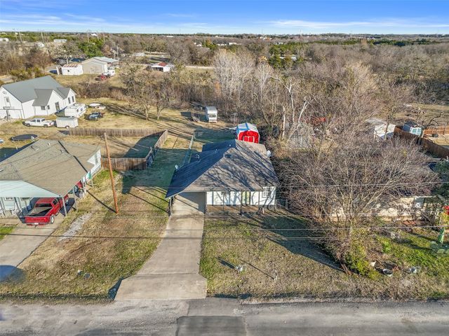 314 Woodard Street, Farmersville, TX 75442