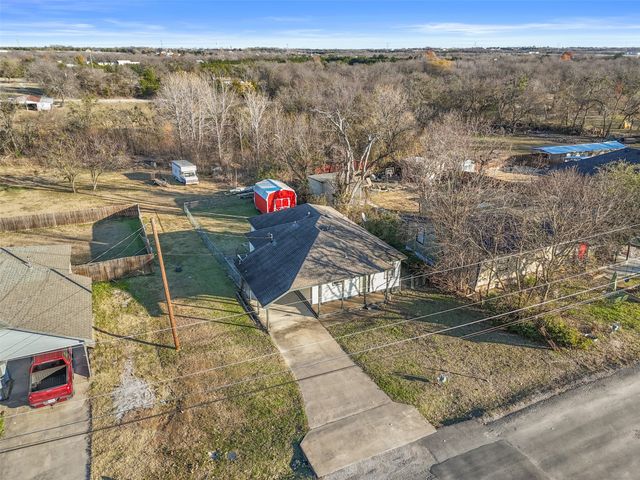 314 Woodard Street, Farmersville, TX 75442
