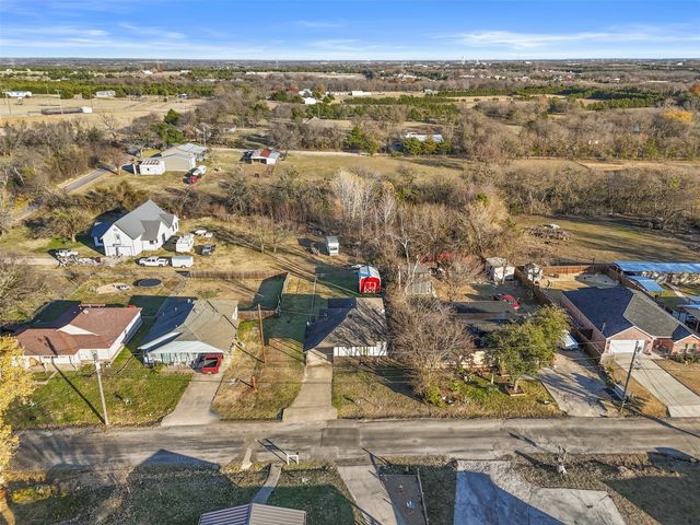 314 Woodard Street, Farmersville, TX 75442
