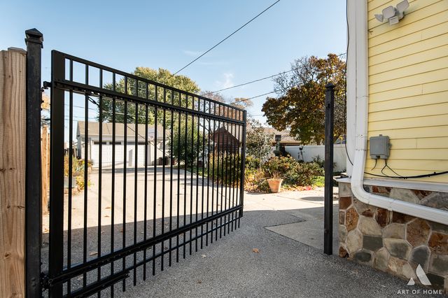 4265 Emerson Avenue, Schiller Park, IL 60176