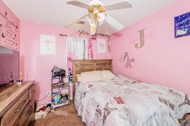 305 Strawbridge Lane, Bonaire, GA 31005