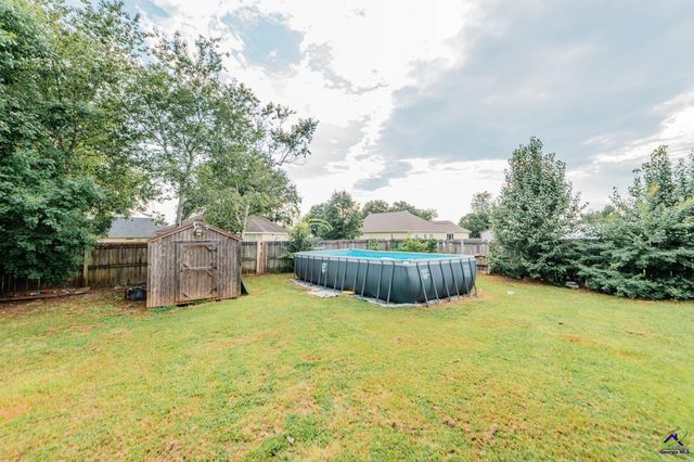 305 Strawbridge Lane, Bonaire, GA 31005