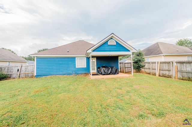 305 Strawbridge Lane, Bonaire, GA 31005