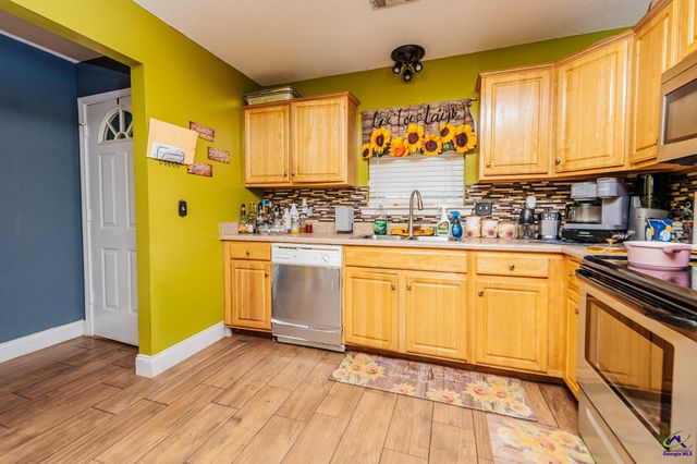 305 Strawbridge Lane, Bonaire, GA 31005