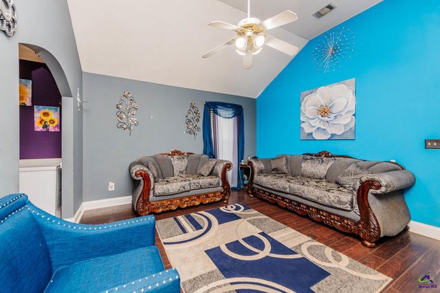 305 Strawbridge Lane, Bonaire, GA 31005