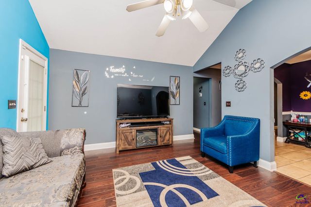 305 Strawbridge Lane, Bonaire, GA 31005