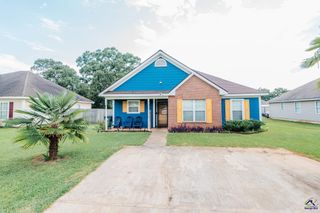 305 Strawbridge Lane, Bonaire, GA 31005