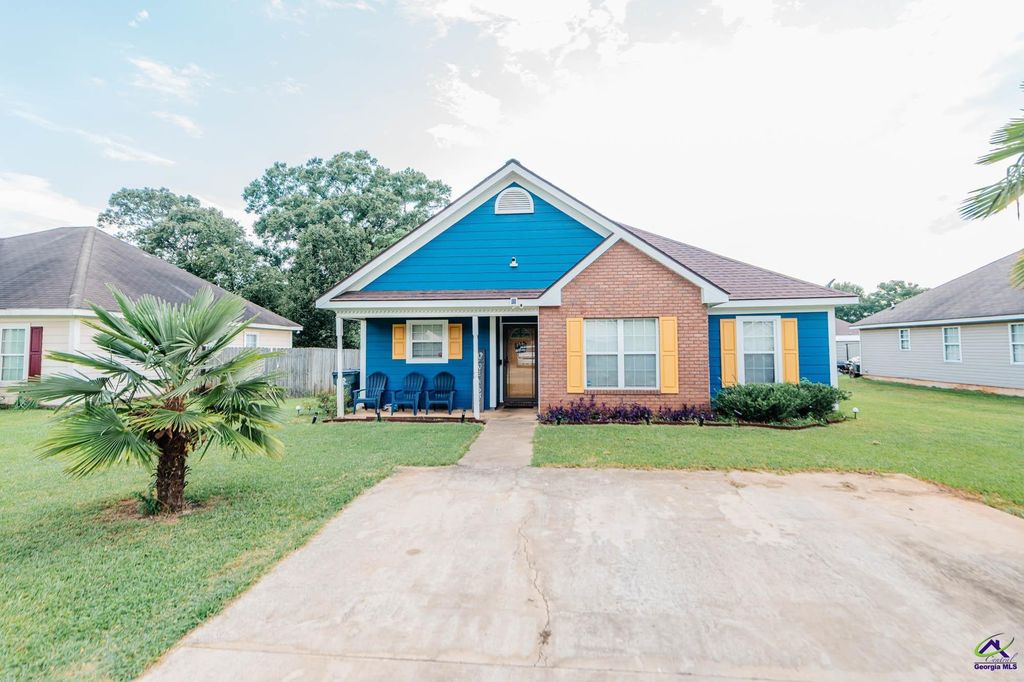 305 Strawbridge Lane, Bonaire, GA 31005