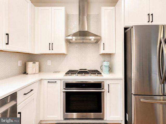 1011 SYCAMORE DR SE, Washington, DC 20032