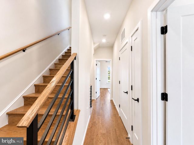 1011 SYCAMORE DR SE, Washington, DC 20032