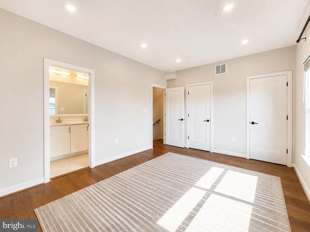 1011 SYCAMORE DR SE, Washington, DC 20032