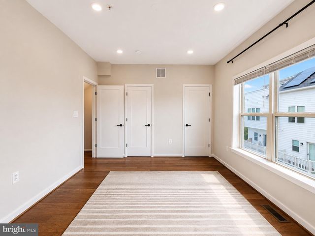 1011 SYCAMORE DR SE, Washington, DC 20032