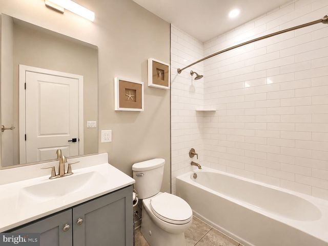 1011 SYCAMORE DR SE, Washington, DC 20032