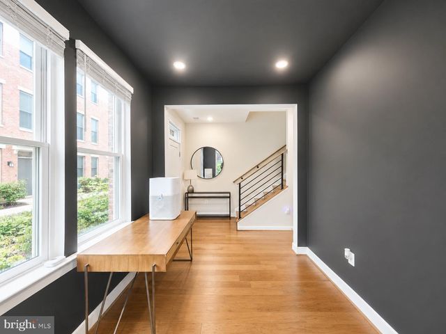 1011 SYCAMORE DR SE, Washington, DC 20032