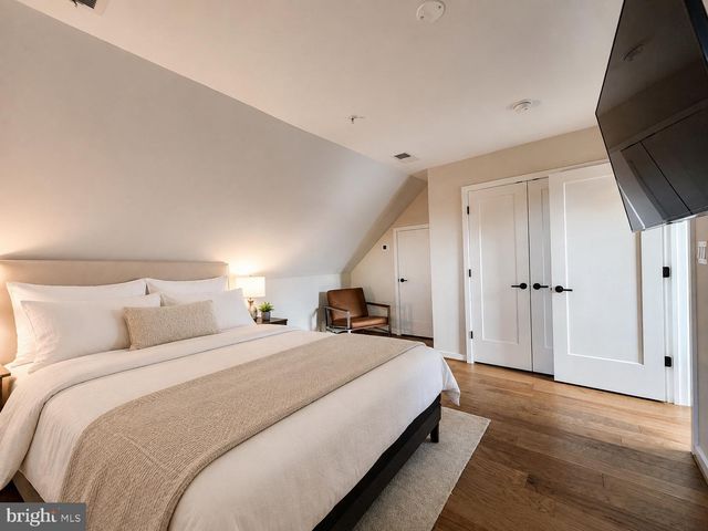 1011 SYCAMORE DR SE, Washington, DC 20032