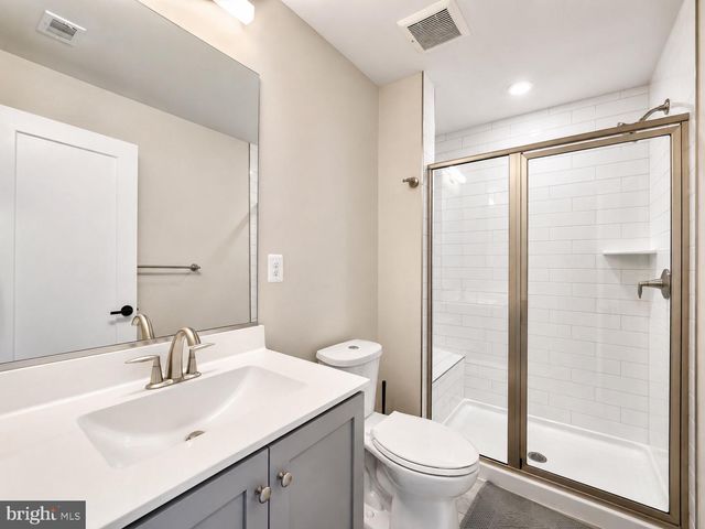 1011 SYCAMORE DR SE, Washington, DC 20032