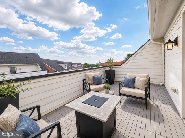1011 SYCAMORE DR SE, Washington, DC 20032