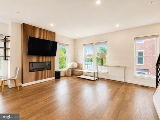 1011 SYCAMORE DR SE, Washington, DC 20032