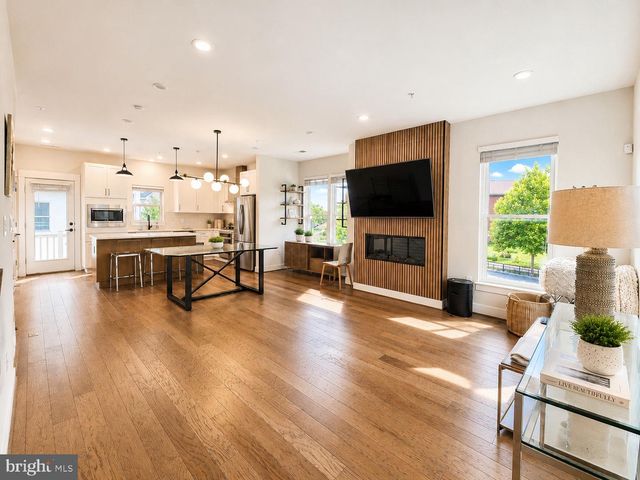 1011 SYCAMORE DR SE, Washington, DC 20032