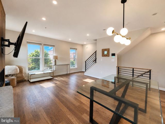 1011 SYCAMORE DR SE, Washington, DC 20032