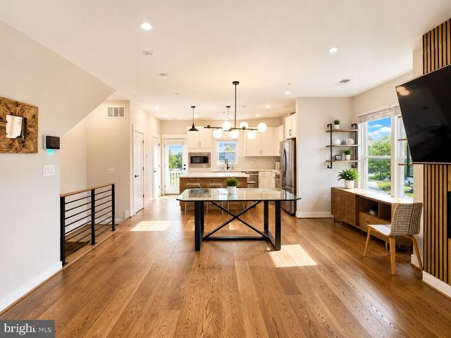 1011 SYCAMORE DR SE, Washington, DC 20032