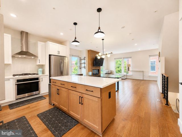 1011 SYCAMORE DR SE, Washington, DC 20032