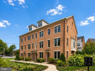 1011 SYCAMORE DR SE, Washington, DC 20032