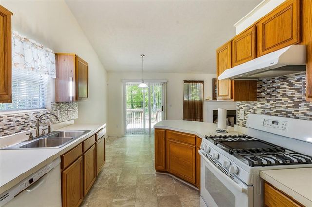 1402 Bridgewater Branch, Stone Mountain, GA 30088