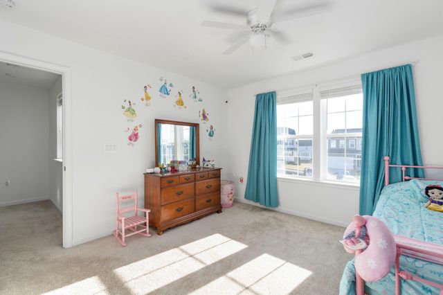 6371 POINTER LN, King George, VA 22485
