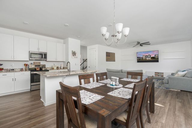 6371 POINTER LN, King George, VA 22485
