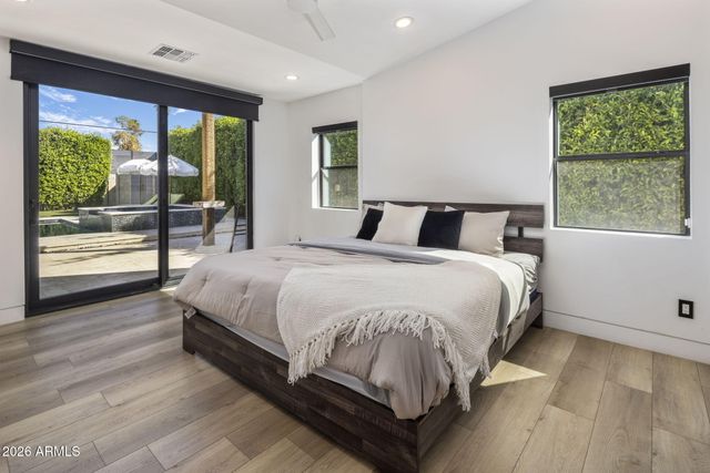 4334 E LEWIS Avenue, Phoenix, AZ 85008