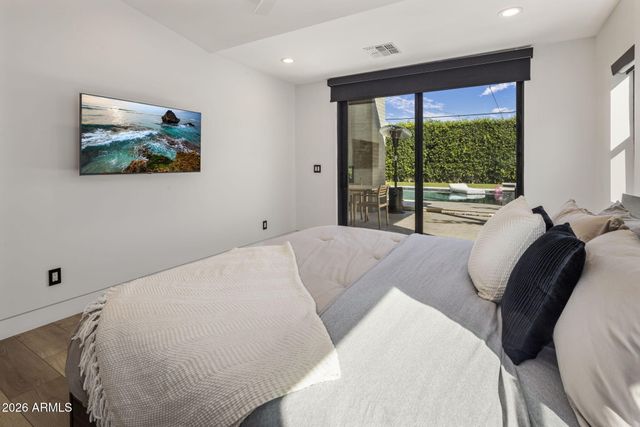 4334 E LEWIS Avenue, Phoenix, AZ 85008