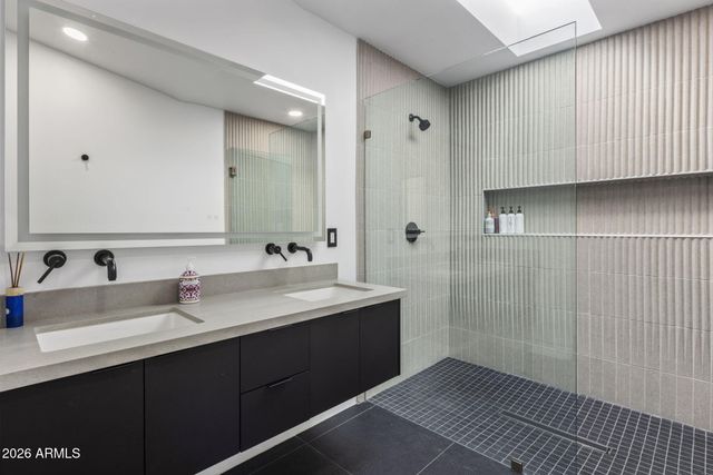 4334 E LEWIS Avenue, Phoenix, AZ 85008