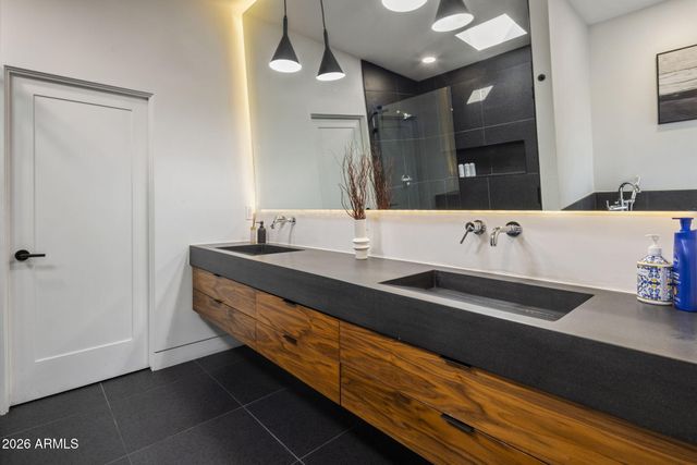 4334 E LEWIS Avenue, Phoenix, AZ 85008