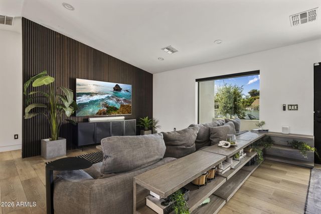 4334 E LEWIS Avenue, Phoenix, AZ 85008