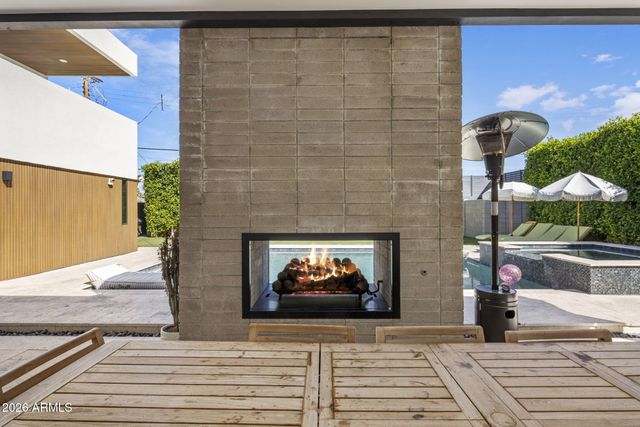 4334 E LEWIS Avenue, Phoenix, AZ 85008