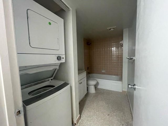 5530 NW 44th Street 318C, Lauderhill, FL 33319
